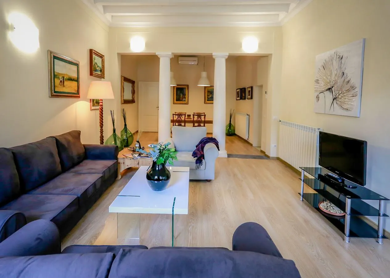 Acacia Firenze Apartments Artemisia-Angelica location